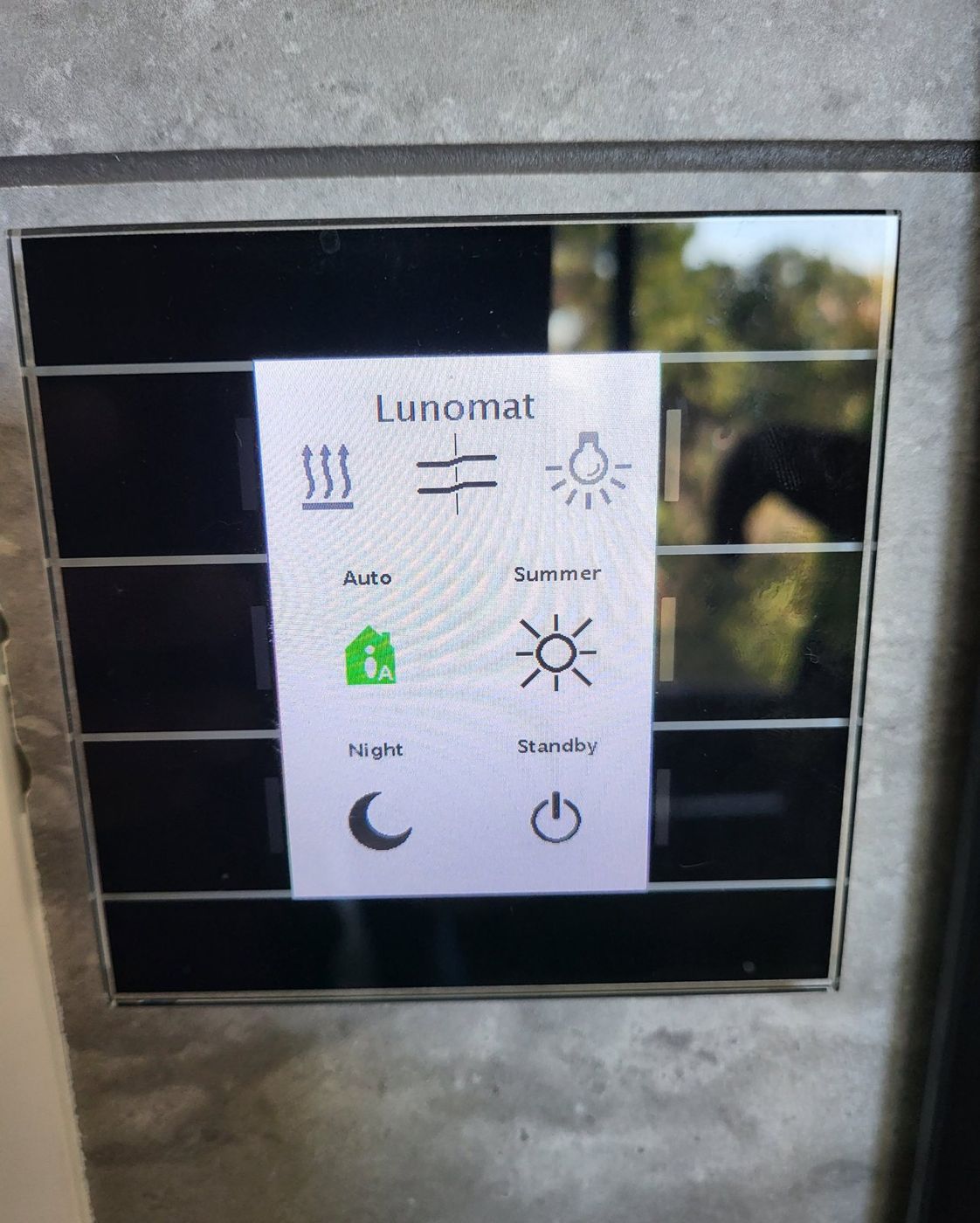 KNX room controller for heating, ventilation and lighting modes